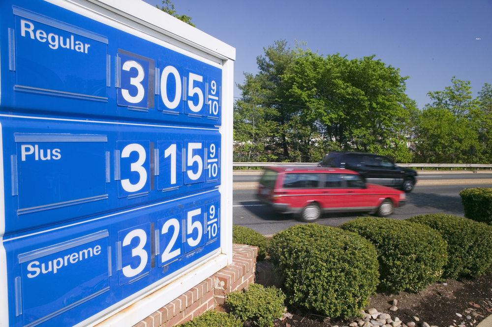 how gasoline prices work The cost of gasoline in houston and across the country fell slightly even as refiners transition to more expensive summer fuel blends, which typically drive up prices. how gasoline prices work The cost of gasoline in houston and across the country fell slightly even as refiners transition to more expensive summer fuel blends, which typically drive up prices.